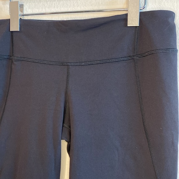 Lululemon Women's Throwback Gather and Crow Crop 21" Split Hem Yoga Leggings 10 - Picture 6 of 9